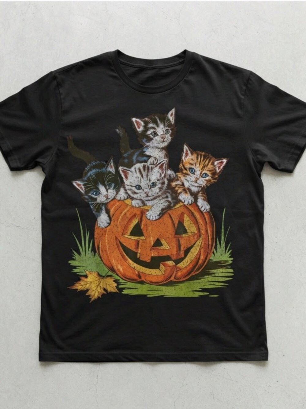 Vintage 90s Halloween Kittens Pumpkin Spooky Season Black T-Shirt S-4XL